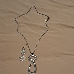 Elegant Silver Necklace and Earring Set